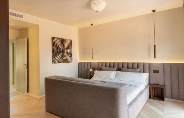 Chalet adosado en venta en CL PINTOR LOSADA , Marbella photo 1