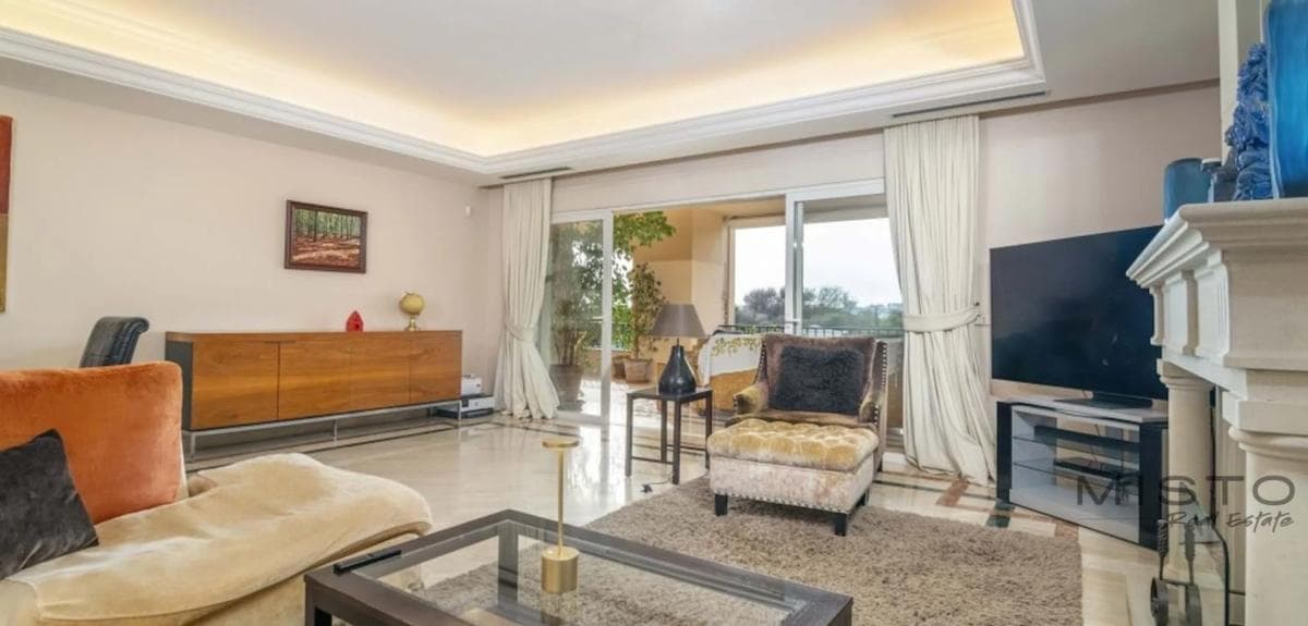 Sprzedaż mieszkania w Calle Sierra Bermeja, Marbella
photo 2