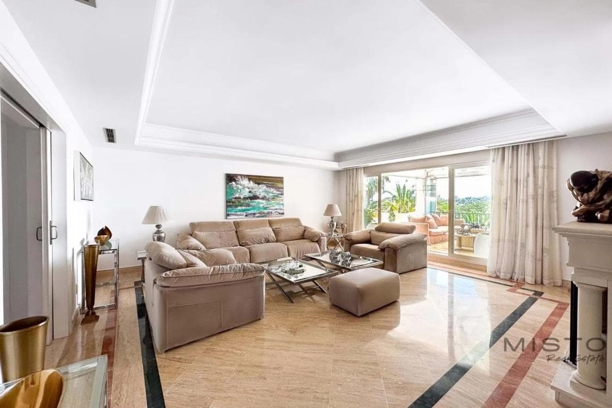Sale of apartment in Calle Sierra de Ronda, Marbella
photo 4