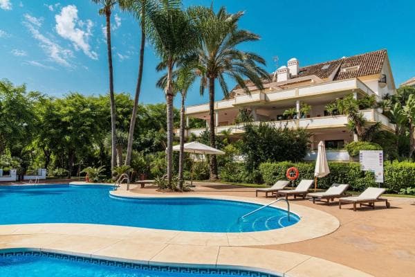 Дуплекс на продажу в Barrio Lomas de Marbella Club, Марбелла photo 1
