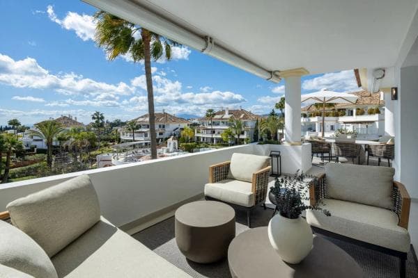 Дуплекс на продажу в Barrio Lomas de Marbella Club, Марбелла photo 1
