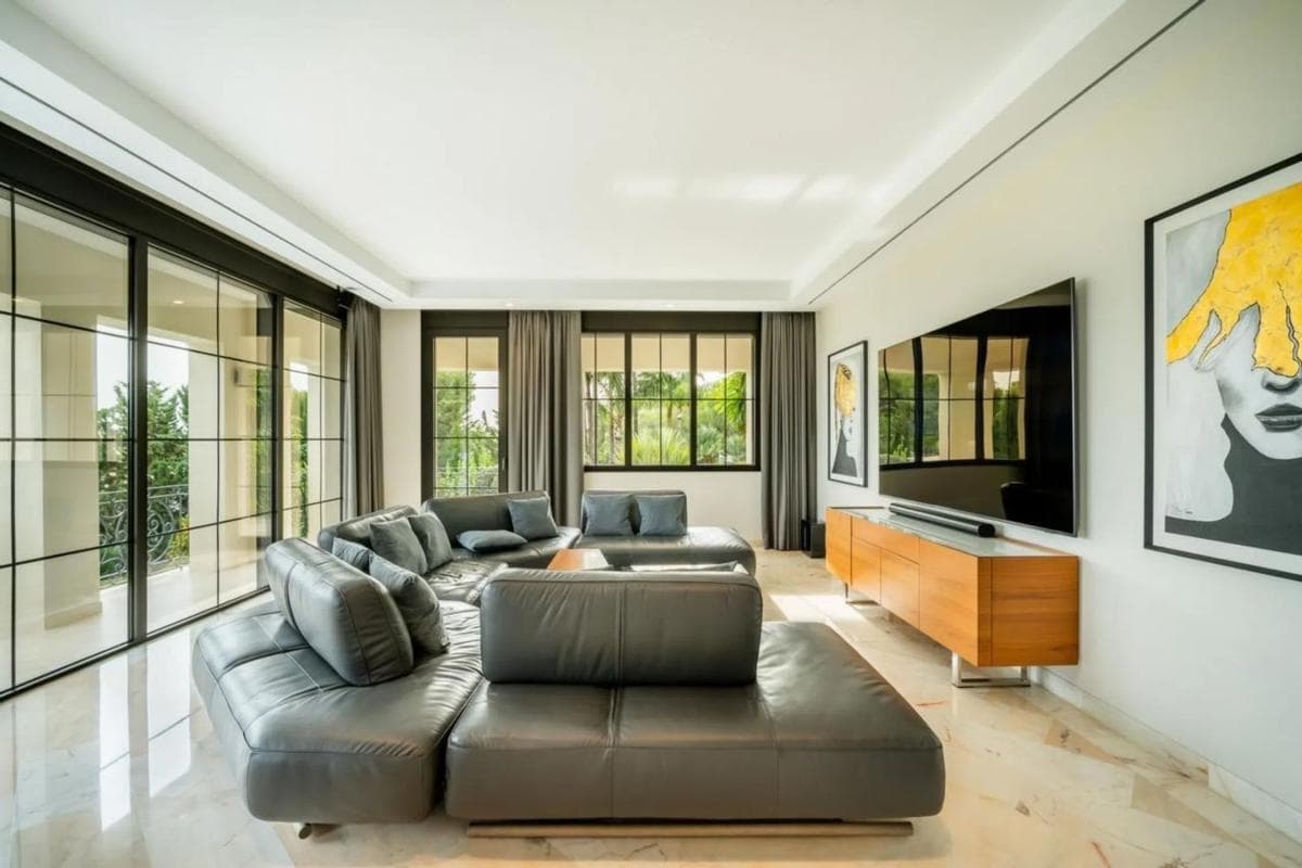 Venta de chalet independiente en CL LISZT-CASCADA CAMOJAN, Marbella
photo 3