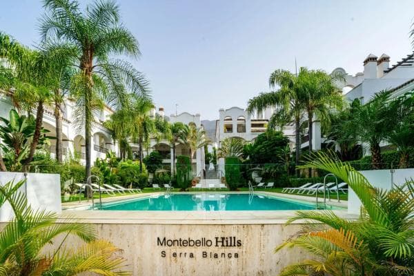 Mieszkanie na sprzedaż w Calle Lago de los Cisnes, 1, Marbella photo 1