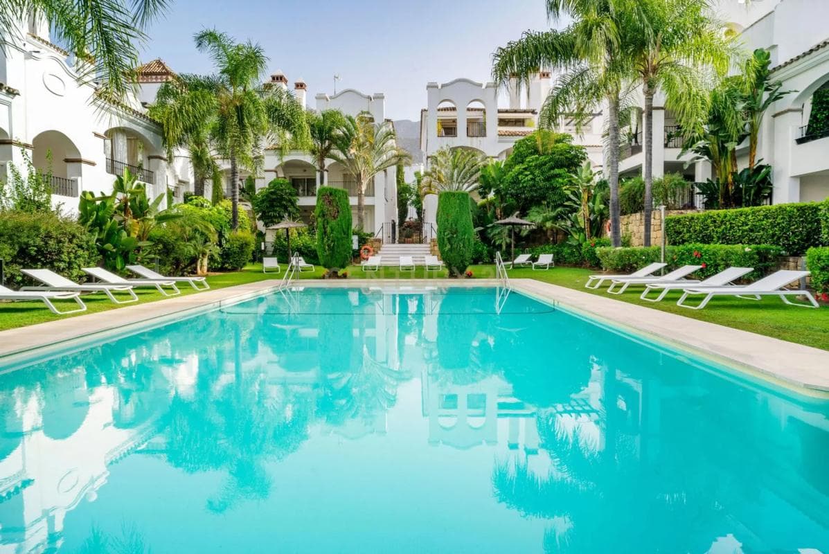 Sale of apartment in Calle Lago de los Cisnes, 1, Marbella
photo 5