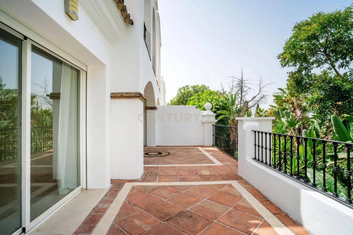 Sprzedaż mieszkania w Calle Lago de los Cisnes, 1, Marbella
photo 3