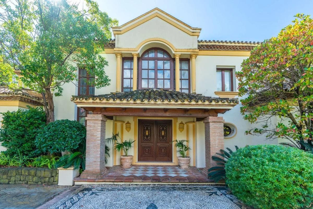 Venta de chalet independiente en Calle Sibelius, Marbella
photo 2