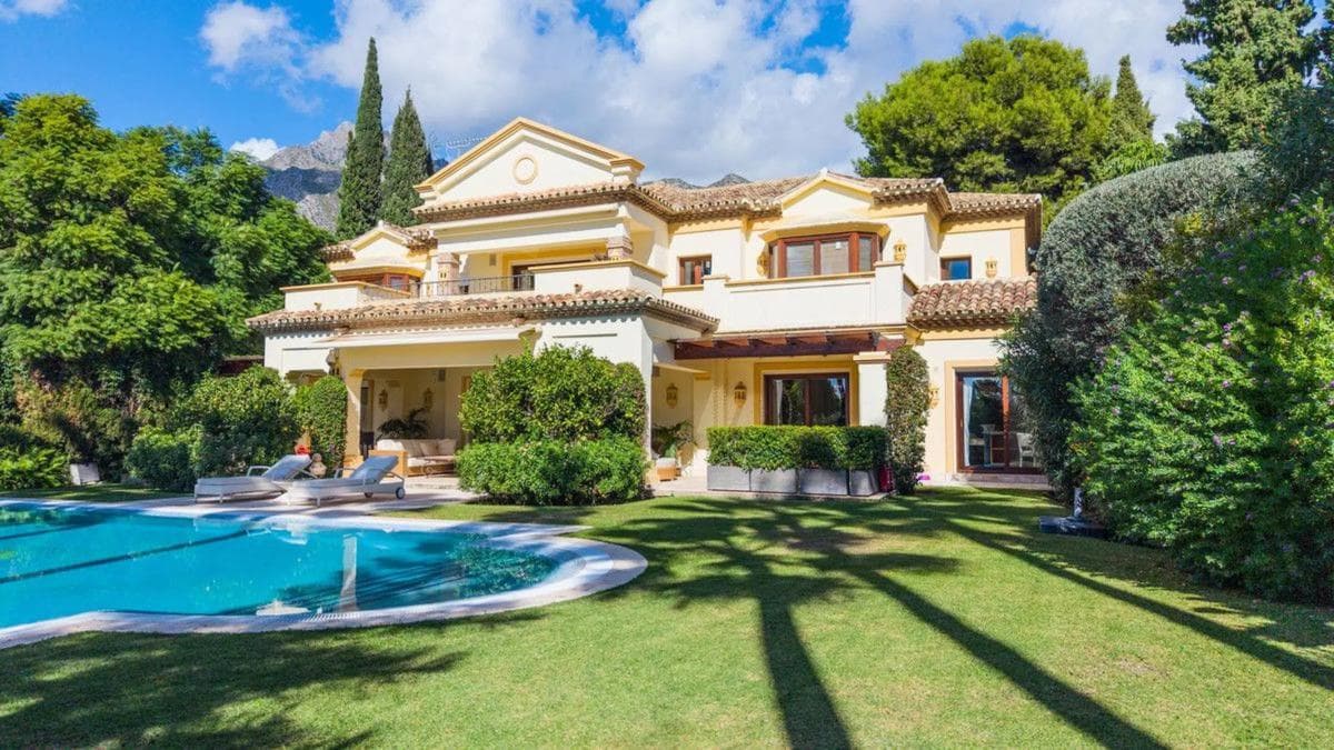 Venta de chalet independiente en Calle Sibelius, Marbella
photo 3