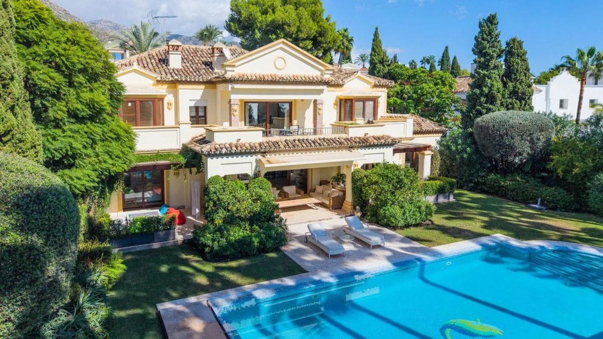 Venta de chalet independiente en Calle Sibelius, Marbella
photo 4