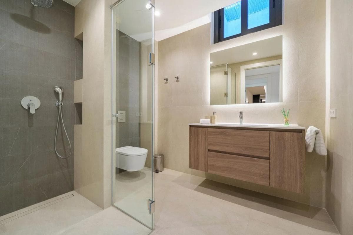 Venta de chalet independiente en Pintor Francisco Iturrino, Marbella
photo 4