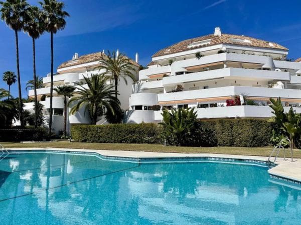 Ático en venta en Calle Sierra Cazorla, Marbella photo 1