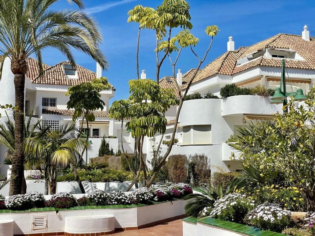 Venta de ático en Calle Sierra Cazorla, Marbella photo 5