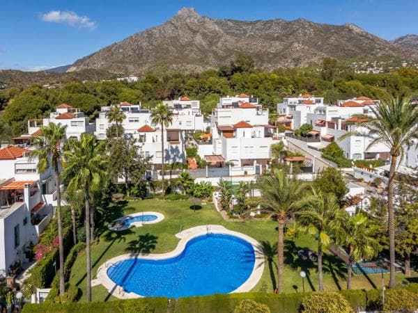 Chalet adosado en venta en Calle Calomela, 9 -1 , Marbella photo 1