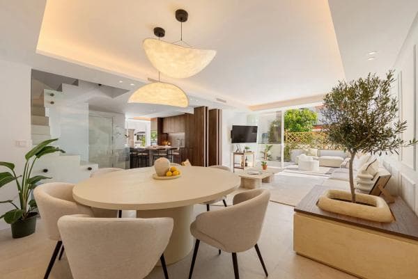 Chalet adosado en venta en Calle Calomela, 9 -1 , Marbella thumbnail 1