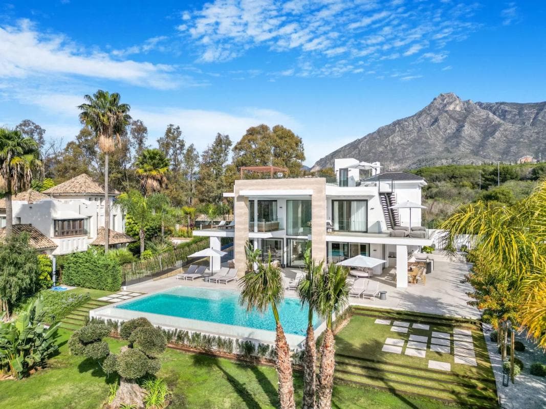 Venta de chalet independiente en Calle Sierra Nevada, Marbella
photo 2