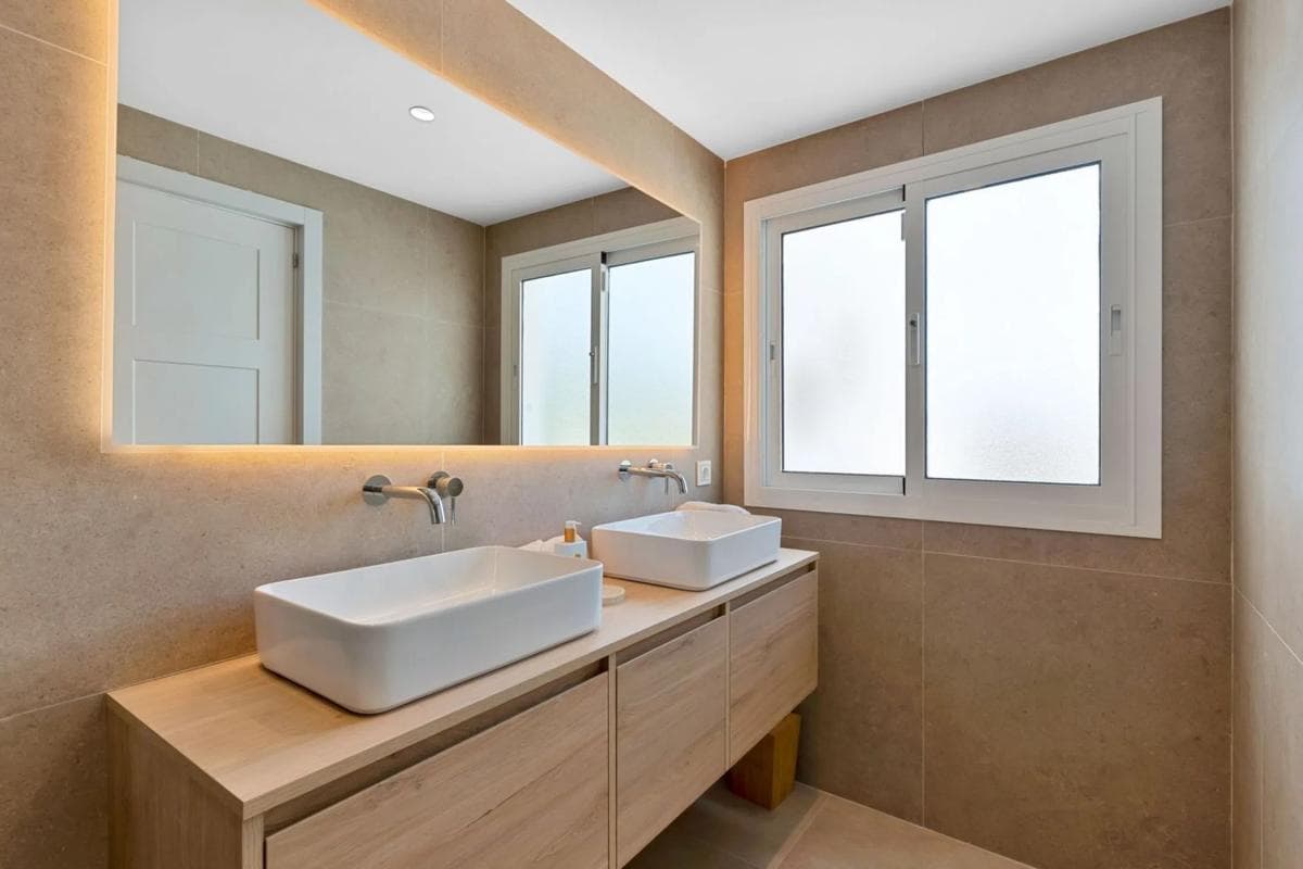 Venta de chalet adosado en Barrio Nagüeles , Marbella photo 4