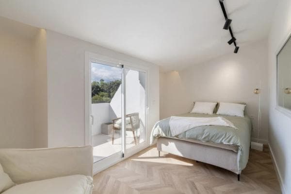 Chalet adosado en venta en Barrio Nagüeles , Marbella photo 1