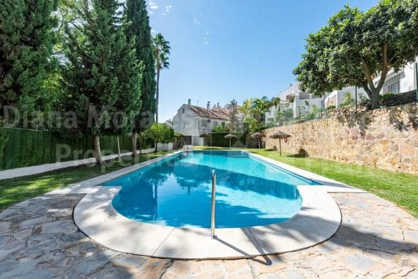 Chalet adosado en venta en Avenida de Ceuta , Marbella photo 1