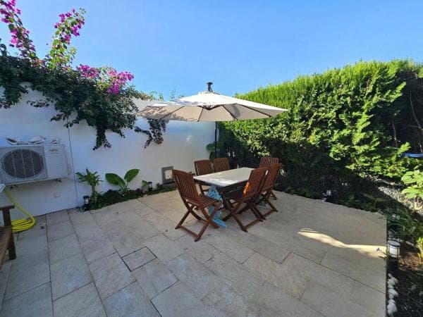 Chalet adosado en venta en Calle de Marcasitas , Marbella thumbnail 1