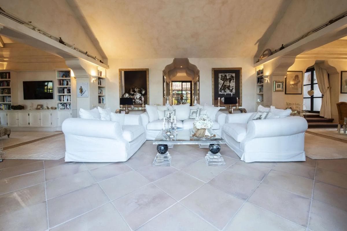 Sprzedaż niezależnego domku jednorodzinnego w Calle Bach, 15, Marbella photo 3