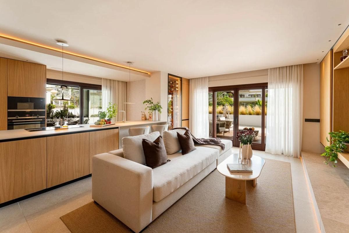 Sprzedaż duplexu w Urbanización Lomas de Marbella Club, 11, Marbella photo 2