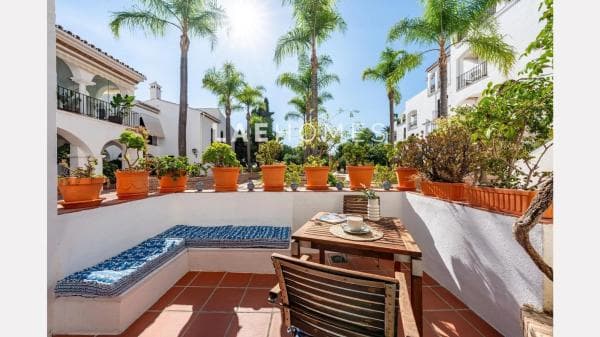 Mieszkanie na sprzedaż w Barrio Lomas de Marbella Club, Marbella photo 1