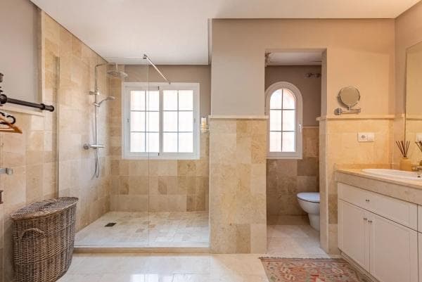 Chalet adosado en venta en CL VERDITA-ARROYO PIEDRAS , Marbella thumbnail 2