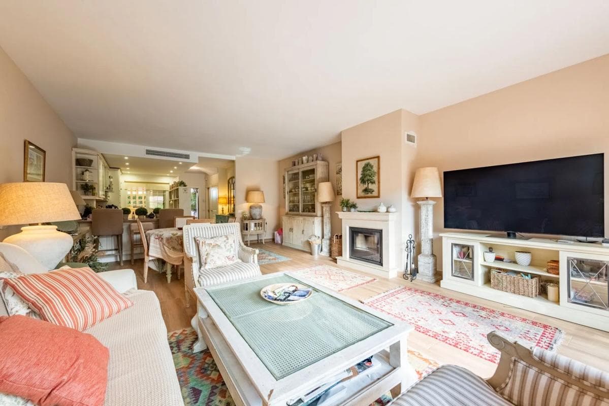 Venta de chalet adosado en CL VERDITA-ARROYO PIEDRAS , Marbella photo 5