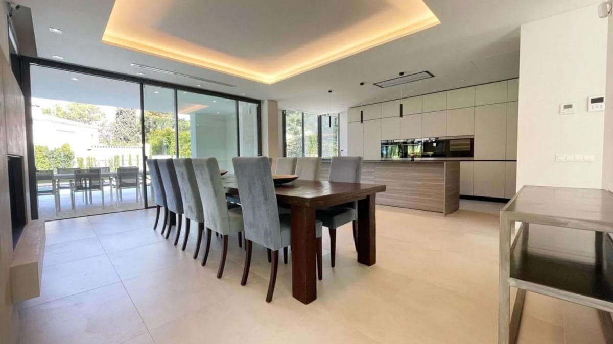 Venta de chalet independiente en Calle Clavel, 77, Marbella
photo 4