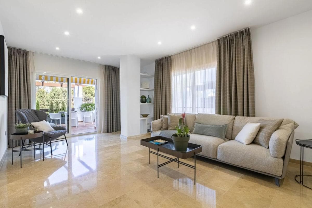 Sprzedaż mieszkania w Calle Sierra Bermeja, 88, Marbella
photo 2