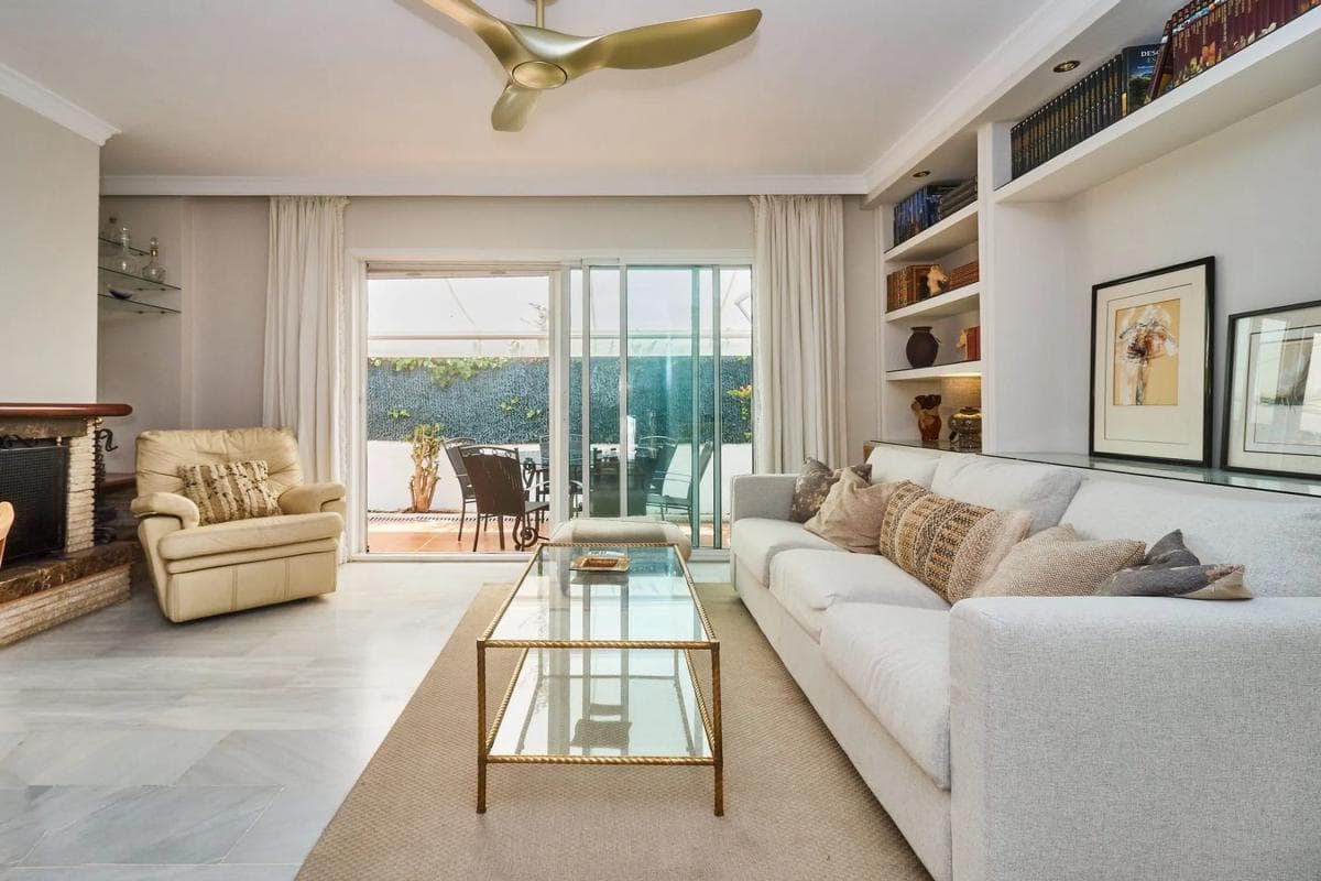 Sale of townhouse in Calle Velázquez, 8 , Marbella photo 4