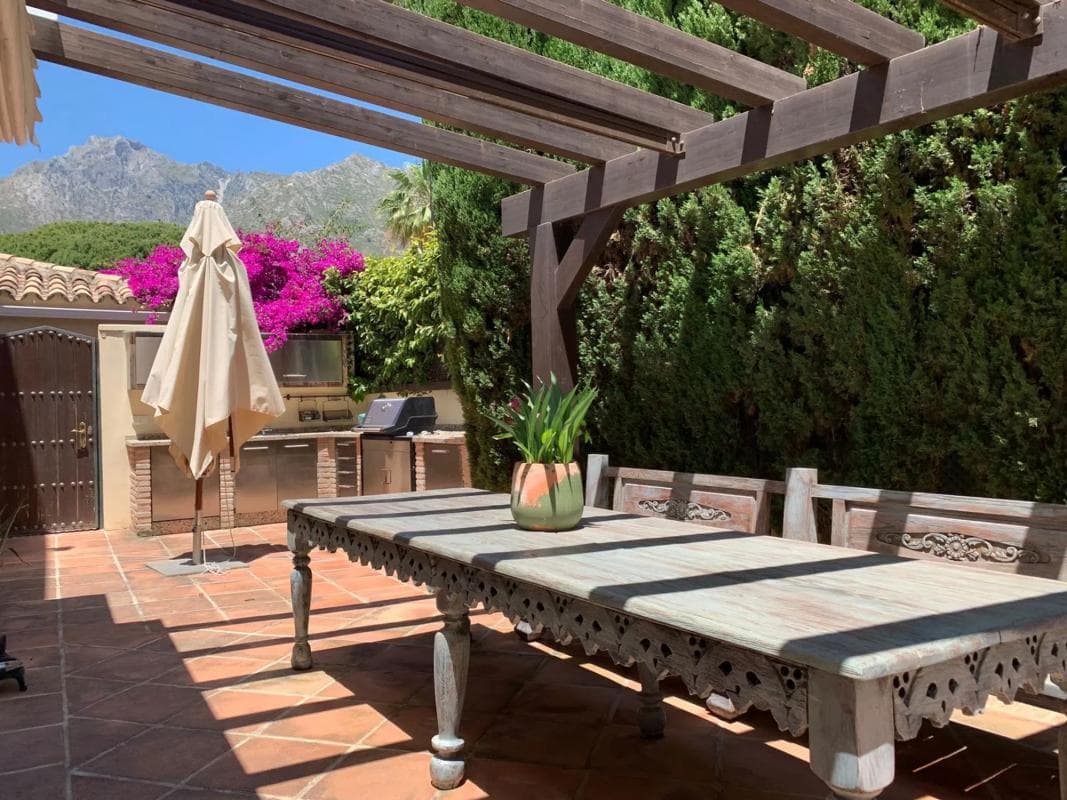 Sprzedaż niezależnego domku jednorodzinnego w Barrio Sierra Blanca, Marbella photo 2