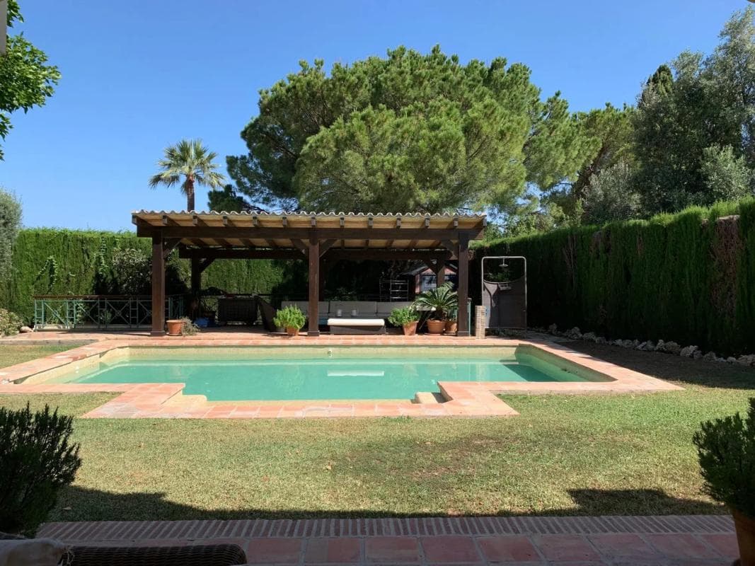Sprzedaż niezależnego domku jednorodzinnego w Barrio Sierra Blanca, Marbella photo 3