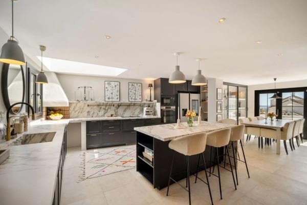 Chalet adosado en venta en Urbanización Marbella Hill Club , Marbella thumbnail 1