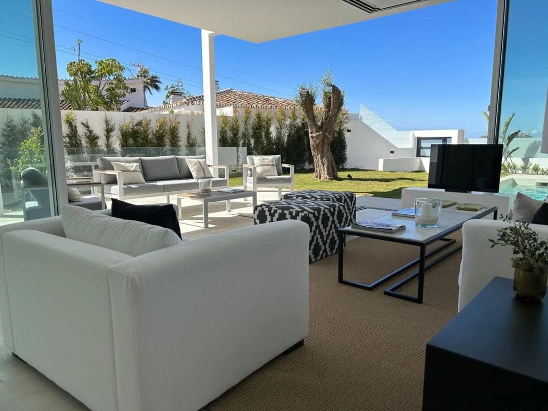 Sprzedaż niezależnego domku jednorodzinnego w Barrio Sierra Blanca, Marbella photo 4