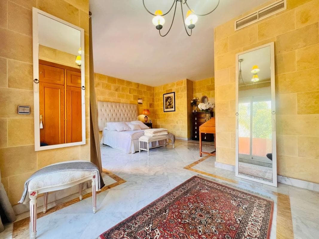 Sale of townhouse in Calle Cecilia Böhl de Faber, 1 , Marbella photo 3