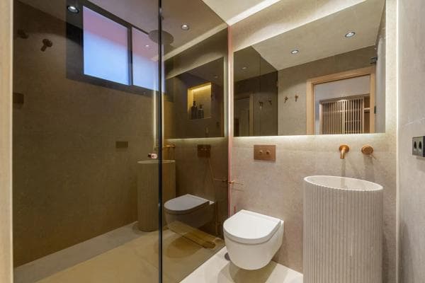 Chalet adosado en venta en Calle Algorta , Marbella thumbnail 1