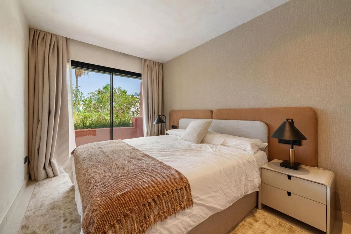 Venta de chalet adosado en Calle Algorta , Marbella photo 4