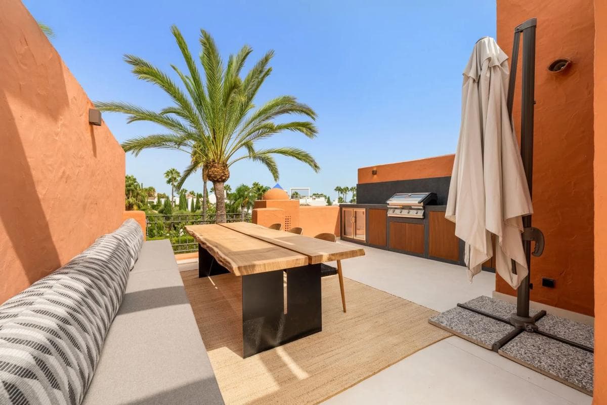 Venta de chalet adosado en Calle Algorta , Marbella photo 5