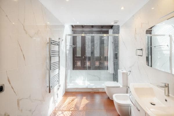 Chalet adosado en venta en Calle Algorta , Marbella thumbnail 1