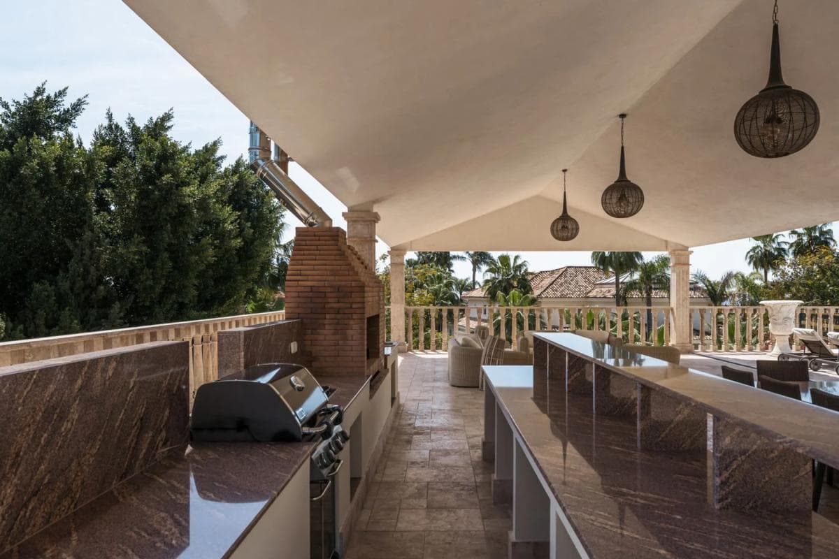 Sprzedaż niezależnego domku jednorodzinnego w Barrio Sierra Blanca, Marbella photo 4