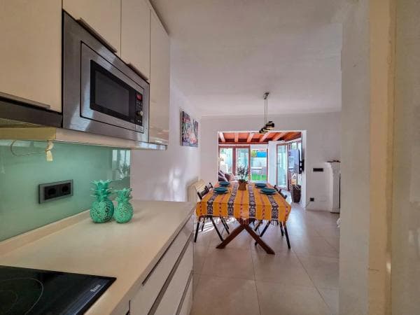 Chalet pareado en calle Monte Mayor photo 1