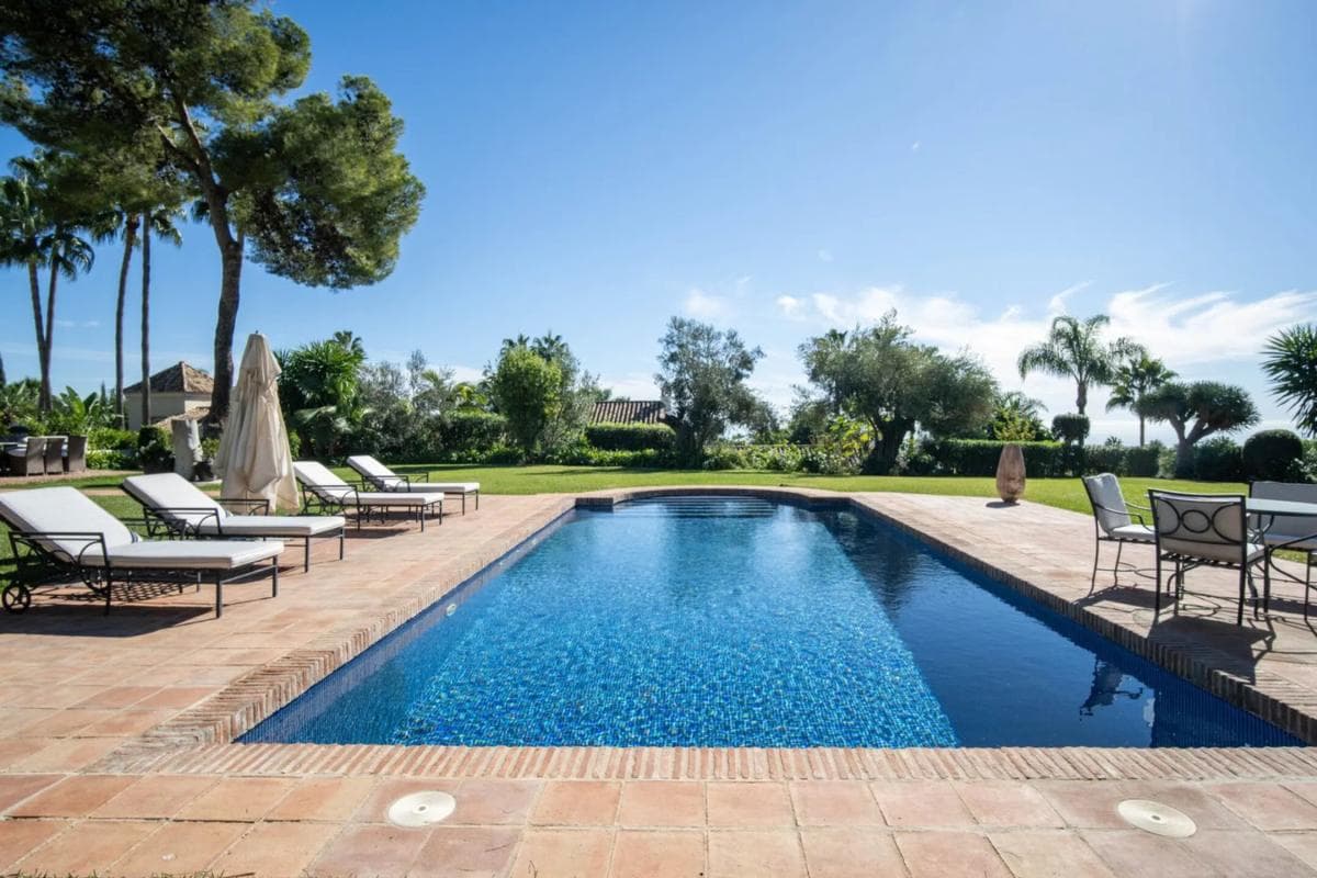 Sprzedaż niezależnego domku jednorodzinnego w Barrio Sierra Blanca, Marbella photo 3
