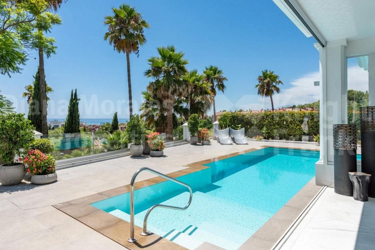 Sprzedaż niezależnego domku jednorodzinnego w Barrio La Carolina-Guadalpín, Marbella photo 2