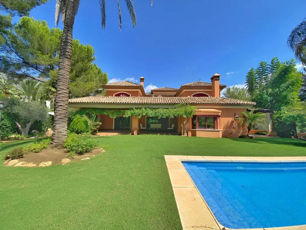 Sprzedaż niezależnego domku jednorodzinnego w Barrio Sierra Blanca, Marbella photo 3