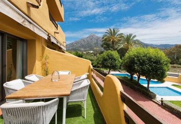 Chalet adosado en venta en Barrio Nagüeles , Marbella photo 1