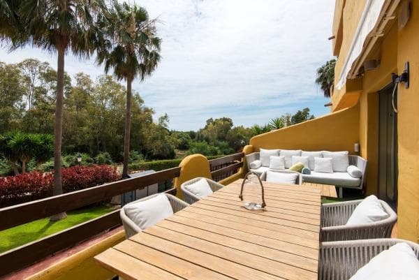 Chalet adosado en venta en Barrio Nagüeles , Marbella thumbnail 1