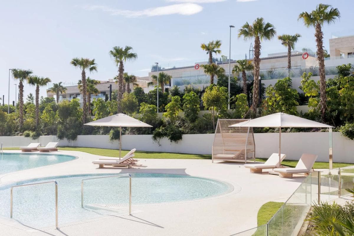 Venta de duplex en Urb. Jardines del Río s/n, Marbella photo 2