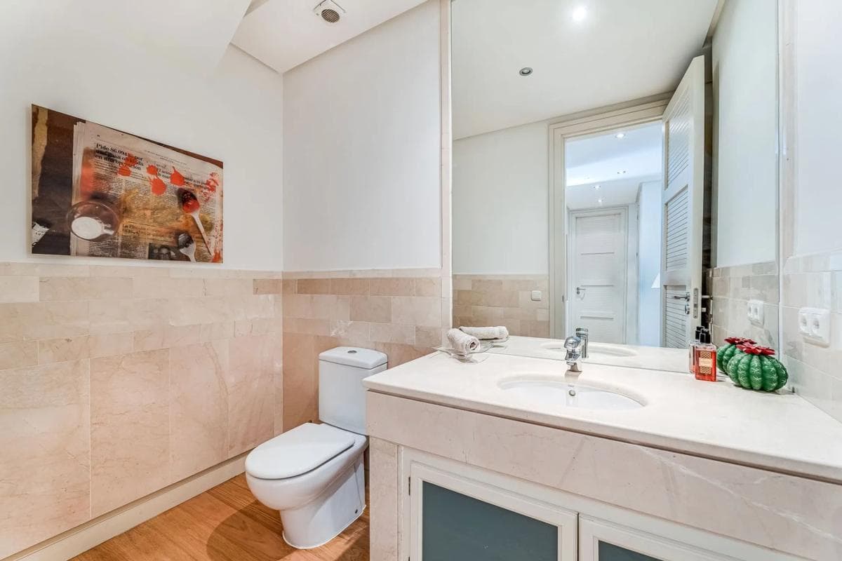 Duplex sale in Urbanización Cortijo de Nagüeles, Marbella photo 4