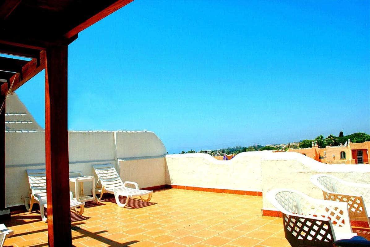 Venta de duplex en Urbanización Arroyo de las Piedras, Marbella s/n, Marbella photo 2
