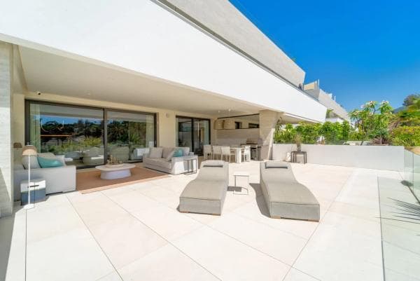Duplex en venta en Barrio Las Lomas de Río Verde, Marbella thumbnail 2